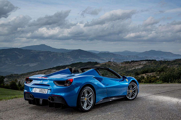 租車越來越受有證無車一族的青睞