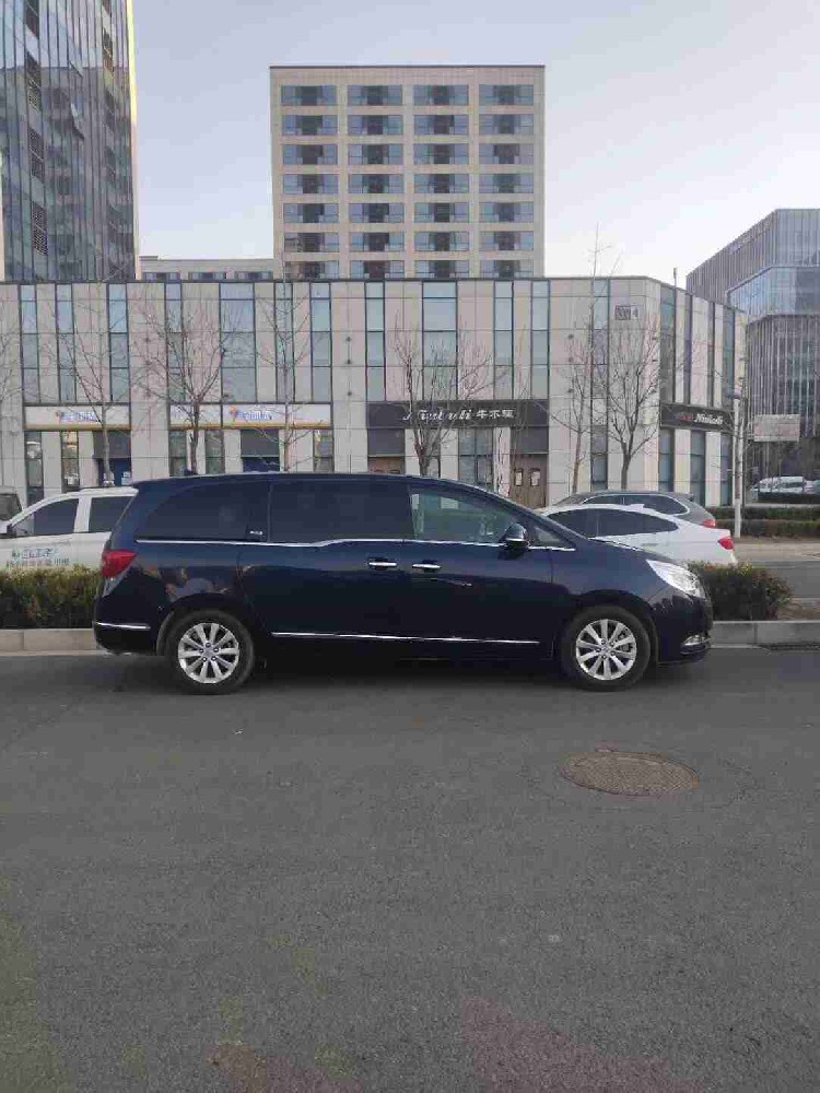 北京帶司機(jī)商務(wù)租車(chē)包一天多少錢(qián)？