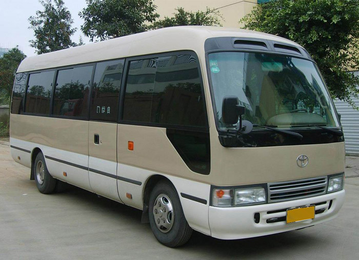 北京租豐田考斯特20座包車帶司機一天價格